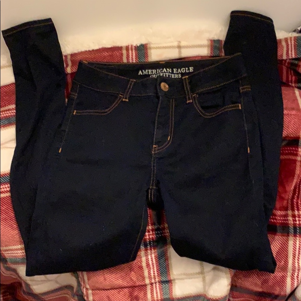 American Eagle No rip jeans